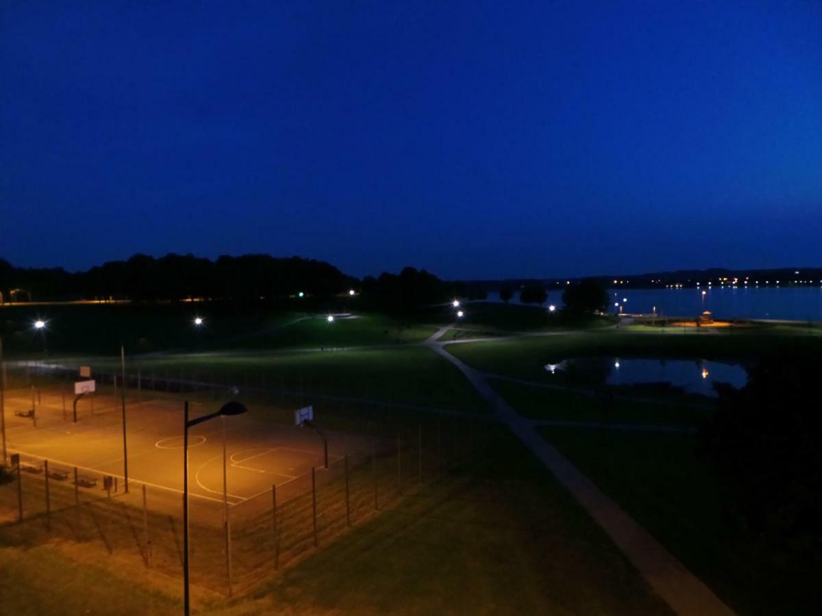 Cozy Apartment With A Wonderful Lake View Тельше Екстер'єр фото